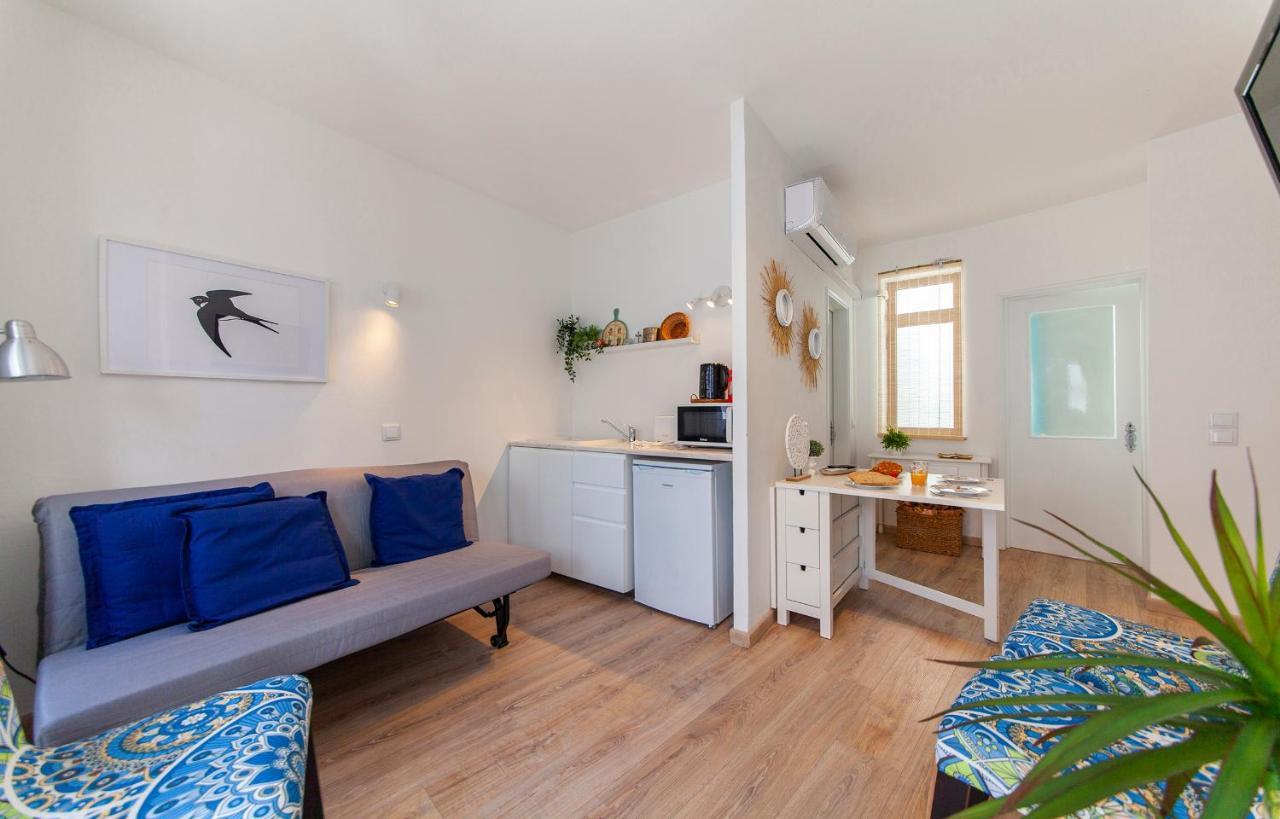 B48 - Olive Tree Street 2 Bed Flat Apartment Лагос Екстериор снимка